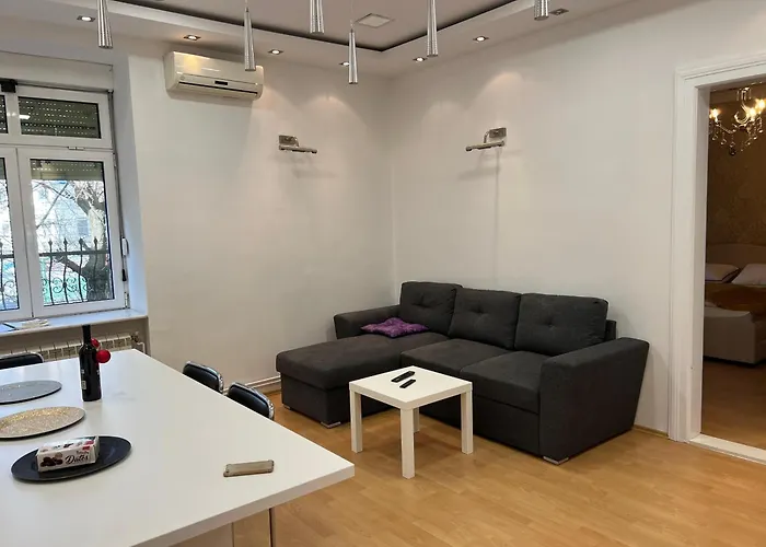 Life & Work In Belgrade Centre With Free Parking!
