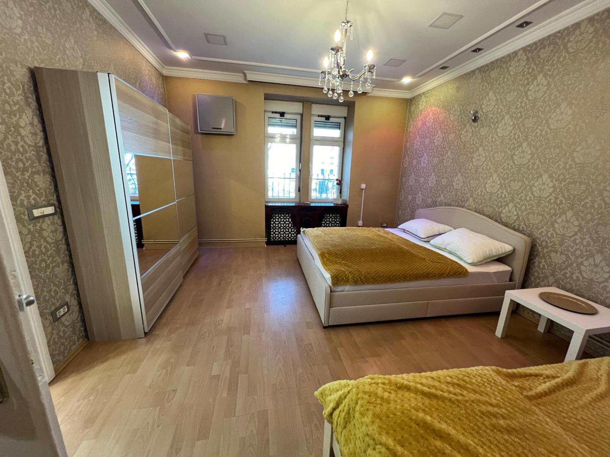 Life & Work In Centre With Free Parking! Lägenhet Belgrad